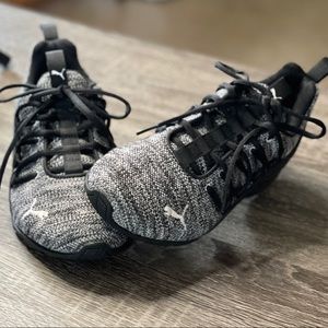 PUMA BOYS AXELLION SNEAKER - BLACK